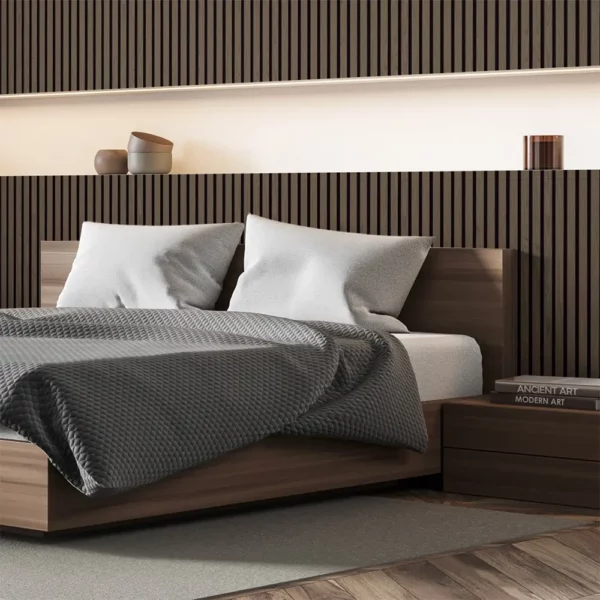 Akustiska väggpaneler i sovrummet, ett lugnt och attraktivt utrymme för optimal avkoppling.